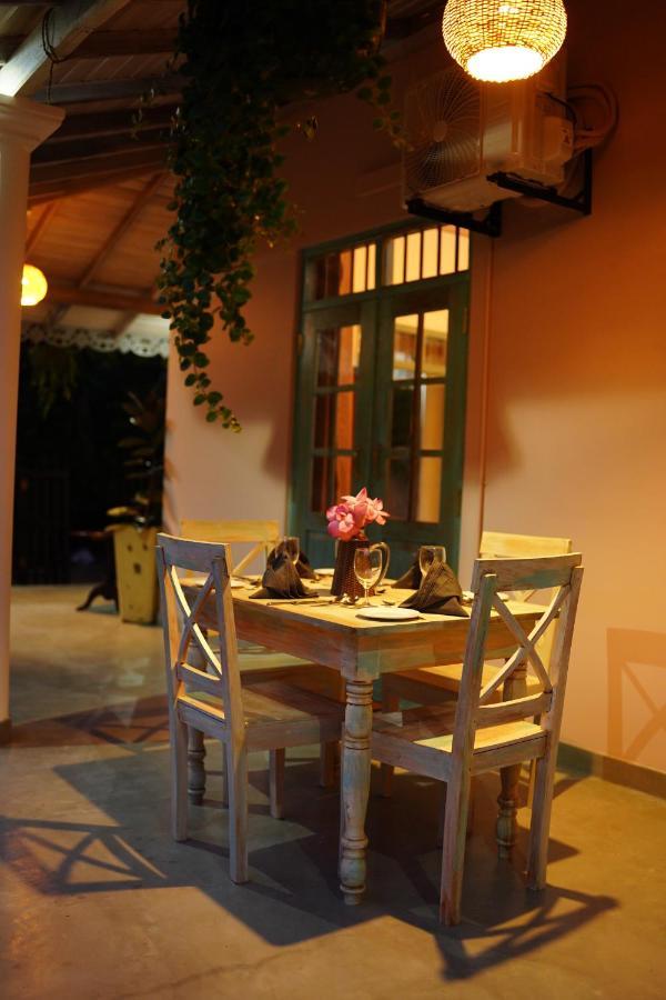 Villa Ronaya Surf Waves à Dikwella Extérieur photo