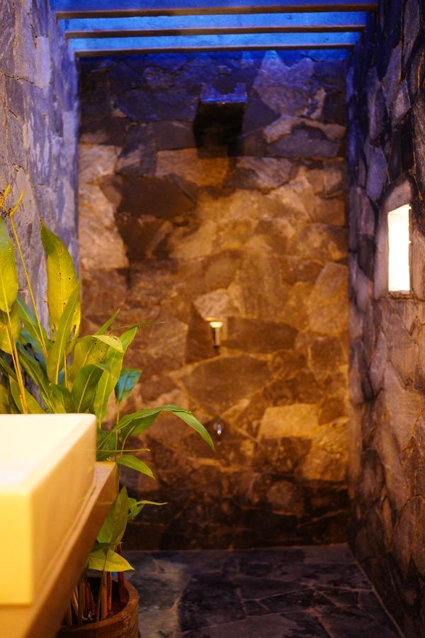 Villa Ronaya Surf Waves à Dikwella Extérieur photo