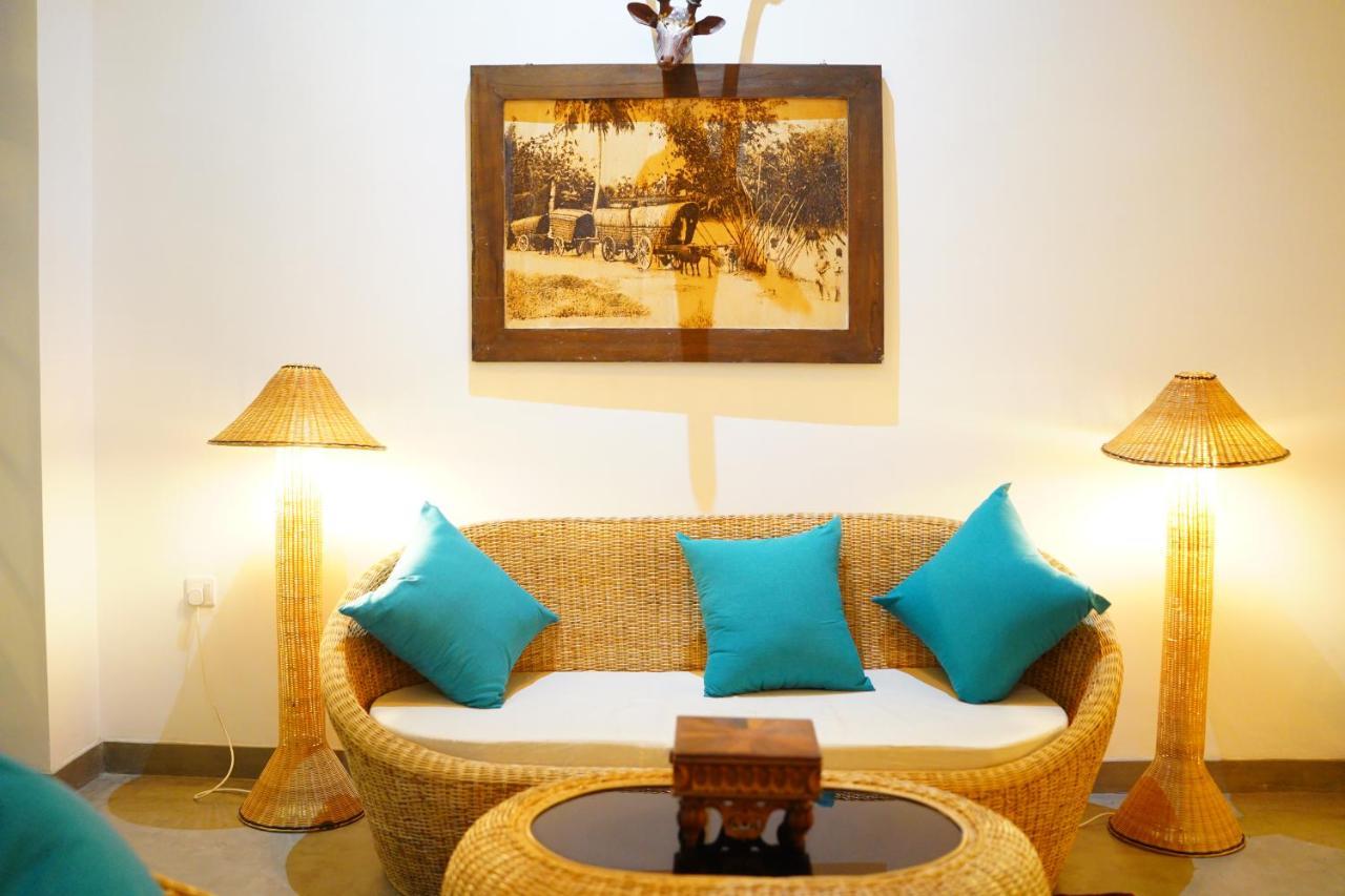 Villa Ronaya Surf Waves à Dikwella Extérieur photo