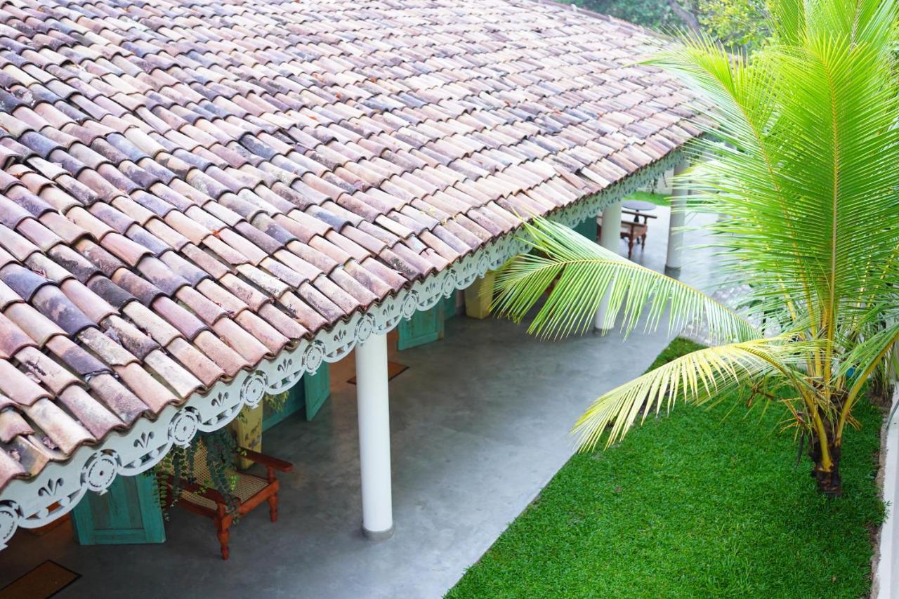 Villa Ronaya Surf Waves à Dikwella Extérieur photo