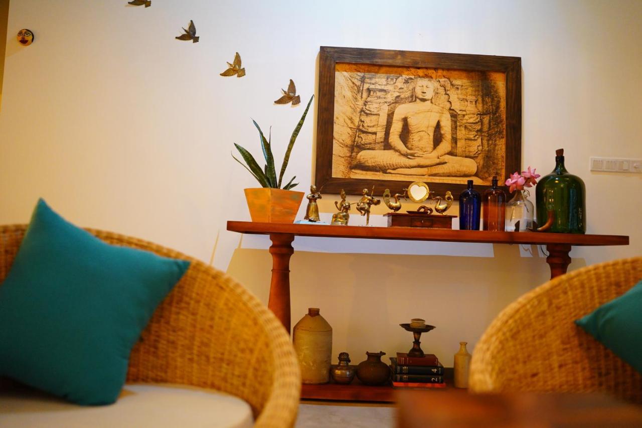Villa Ronaya Surf Waves à Dikwella Extérieur photo