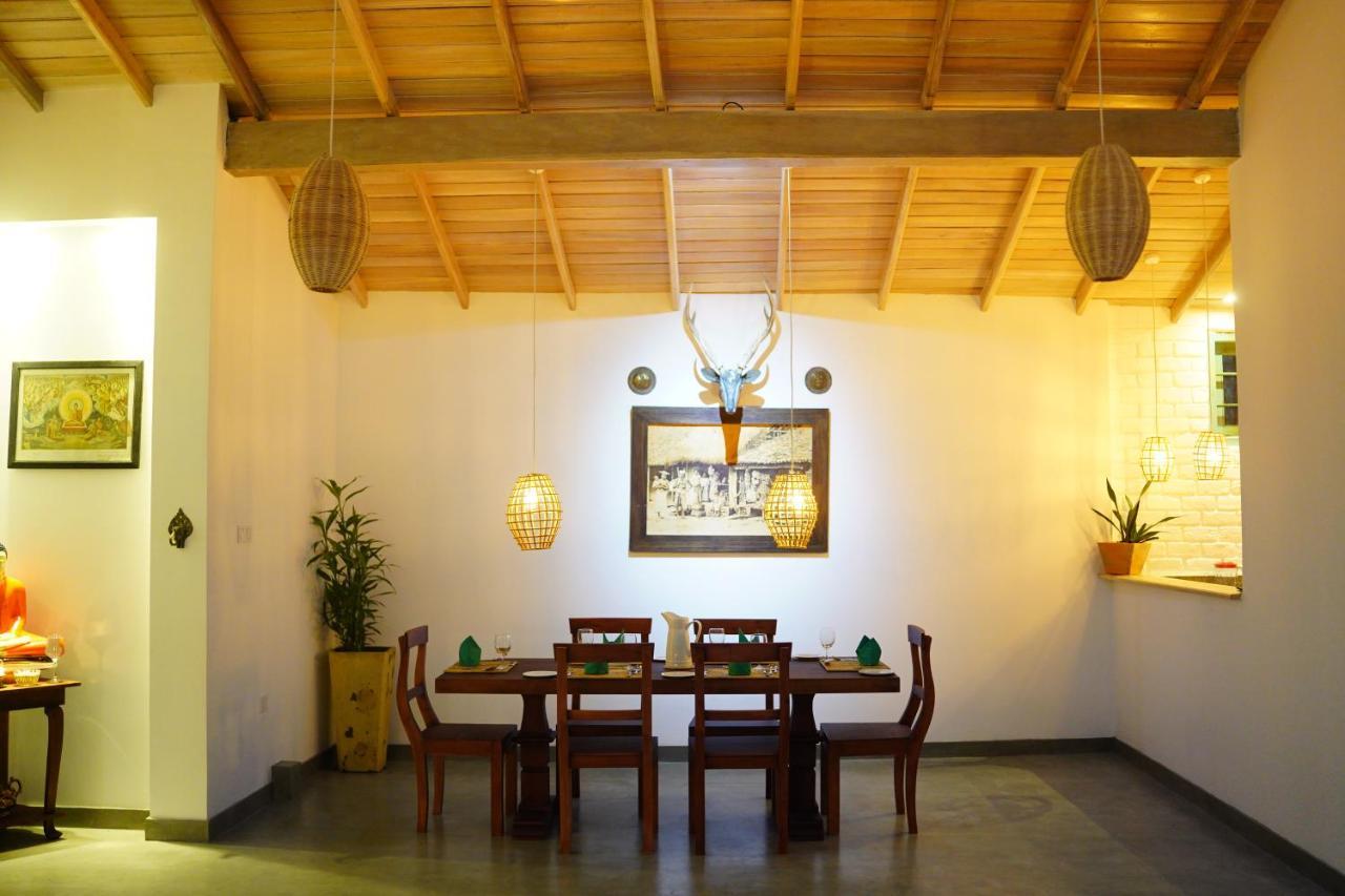 Villa Ronaya Surf Waves à Dikwella Extérieur photo
