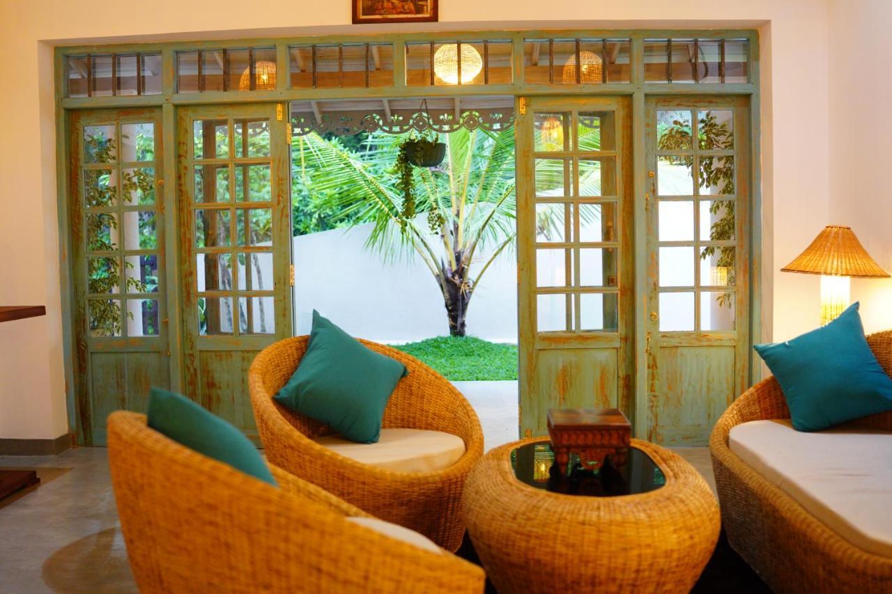 Villa Ronaya Surf Waves à Dikwella Extérieur photo