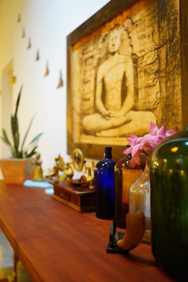 Villa Ronaya Surf Waves à Dikwella Extérieur photo