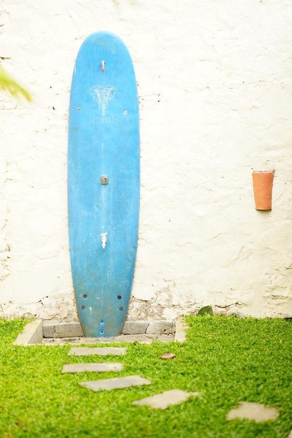 Villa Ronaya Surf Waves à Dikwella Extérieur photo